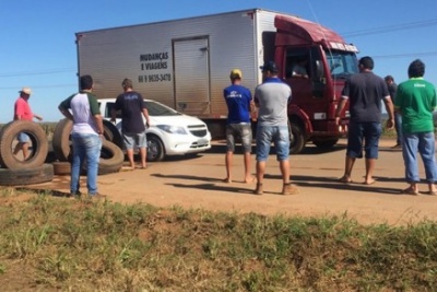 Bloqueios já provocam escassez em postos e mercados de MT