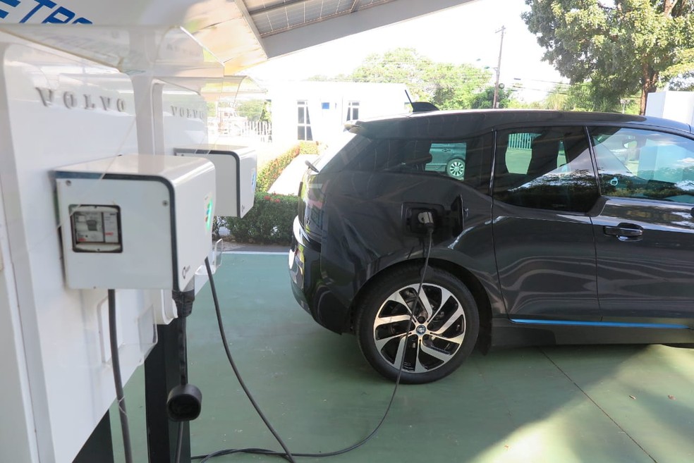 Econômicos e menos poluentes, carros elétricos ganham espaço e número de veículos cresce de 70 para 324 em MT em dois anos