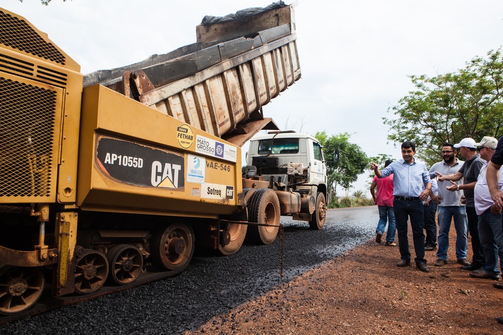 Licitação de R$ 700 milhões para asfaltar e restaurar 3 mil km de rodovias é cancelada pelo governo de MT