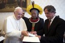 Papa Francisco recebe líder indígena brasileiro Raoni no Vaticano