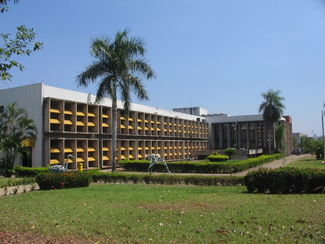 Professores da UFMT fazem paralisação em protesto contra a nova lei trabalhista