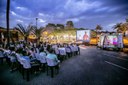 Van com placas de energia solar leva cinema gratuito a crianças de oito cidades mato-grossenses